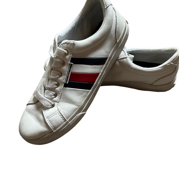 Tommy Hilfiger Shoes - Tommy Hilfiger Women 6M Leather Sole Tennis Shoes